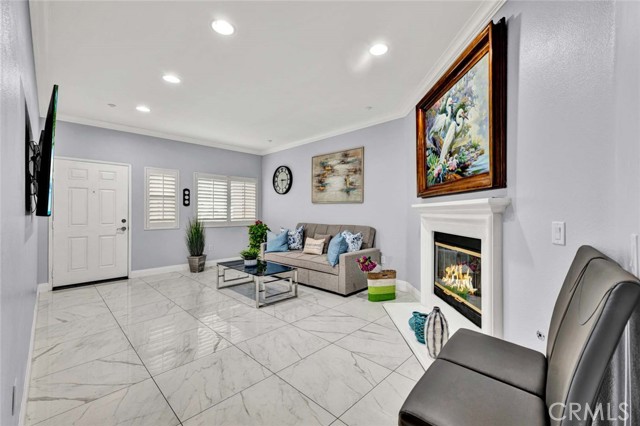 Detail Gallery Image 3 of 42 For 17772 Independence Ln, Fountain Valley,  CA 92708 - 2 Beds | 2 Baths