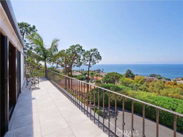 396 Palos Verdes Drive West, Palos Verdes Estates, California 90274, 4 Bedrooms Bedrooms, ,3 BathroomsBathrooms,Residential,Sold,Palos Verdes Drive West,PV21183686