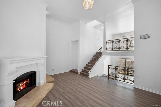 Detail Gallery Image 4 of 32 For 11954 Mayfield Ave #3,  Los Angeles,  CA 90049 - 2 Beds | 2/1 Baths