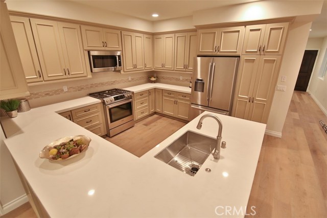 528 Francisca Avenue, Redondo Beach, California 90277, 4 Bedrooms Bedrooms, ,4 BathroomsBathrooms,Residential,Sold,Francisca,PV17030817