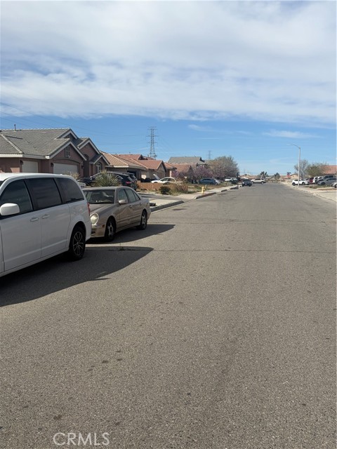 Detail Gallery Image 4 of 49 For 11503 Russet Pl, Adelanto,  CA 92301 - 3 Beds | 2 Baths