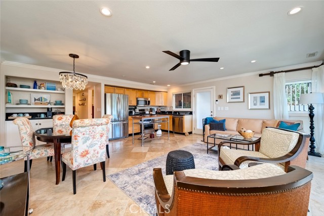 Detail Gallery Image 8 of 33 For 174 Cliff Dr #F,  Laguna Beach,  CA 92651 - 2 Beds | 2 Baths