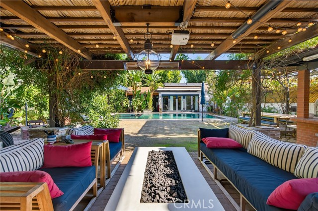 Detail Gallery Image 47 of 75 For 5526 Fulton, Sherman Oaks,  CA 91401 - 3 Beds | 3 Baths