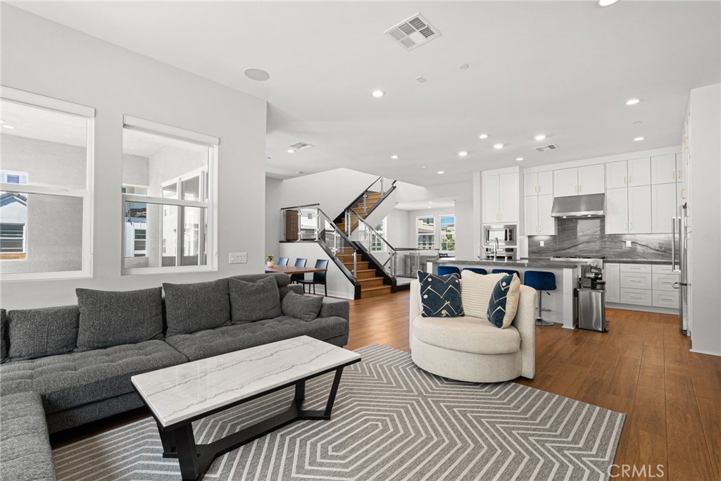 20c616e1 Aae4 4e8f A47c 0a18338f6a6d