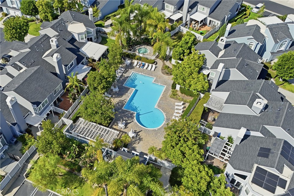 https://media.crmls.org/medias/20c70054-293c-44b4-9177-1da84d59d1e3.jpg?preset=X-Large