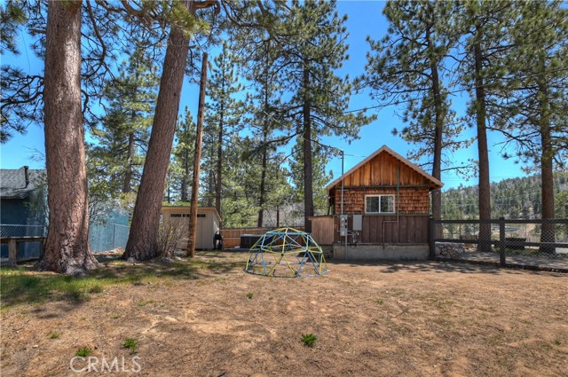 Detail Gallery Image 38 of 59 For 746 Talmadge Rd, Big Bear Lake,  CA 92315 - 3 Beds | 2/1 Baths