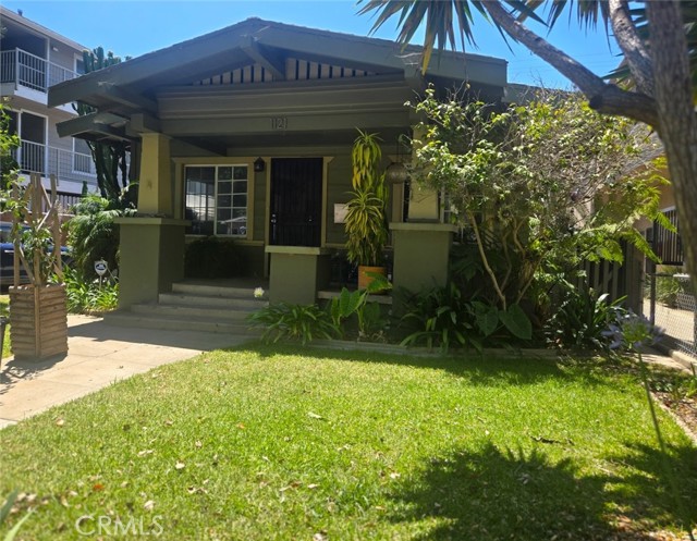 1121 Gladys Avenue, Long Beach CA: https://media.crmls.org/medias/20c77115-fa53-4cf9-a61a-1bfb79e08fd7.jpg