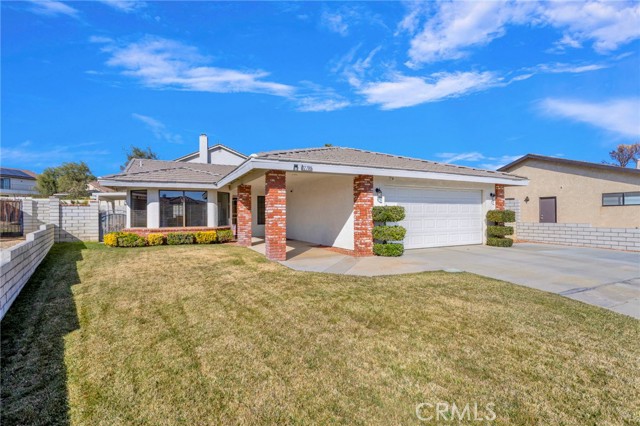 Detail Gallery Image 4 of 46 For 12790 Amberwood, Victorville,  CA 92395 - 3 Beds | 2 Baths