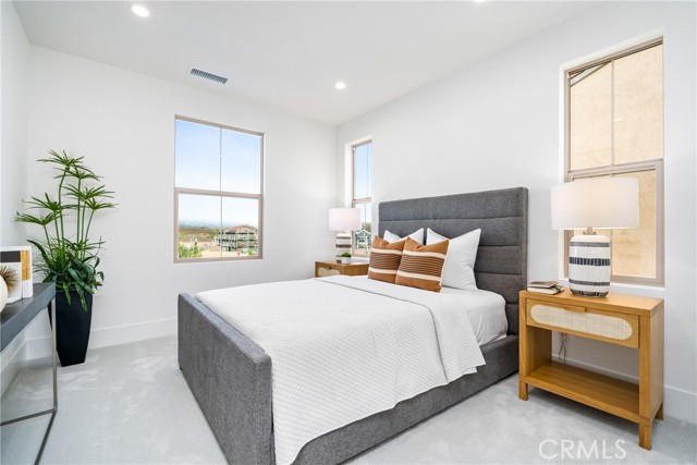 123 Oakstone, Irvine CA: https://media.crmls.org/medias/20c7f8d1-74ed-469e-839c-ec0e6b2609f7.jpg
