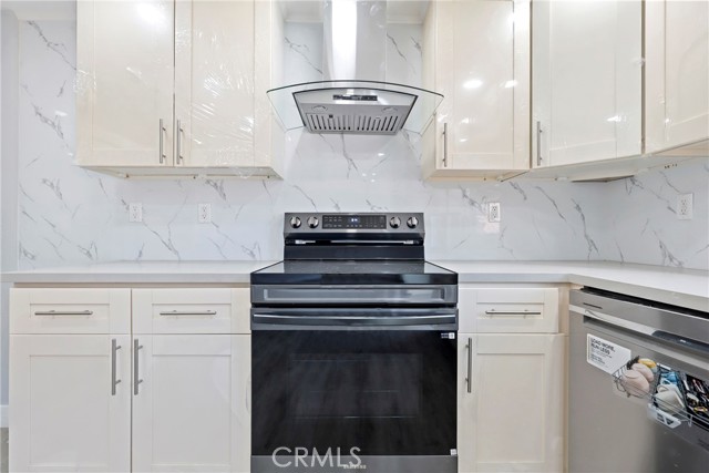 Detail Gallery Image 12 of 42 For 9652 Karmont, South Gate,  CA 90280 - 4 Beds | 2/1 Baths