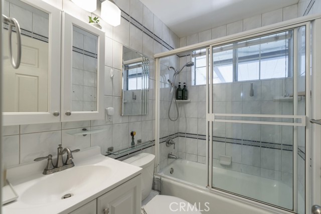 Detail Gallery Image 17 of 32 For 1754 W 242nd Pl, Torrance,  CA 90501 - 4 Beds | 3 Baths