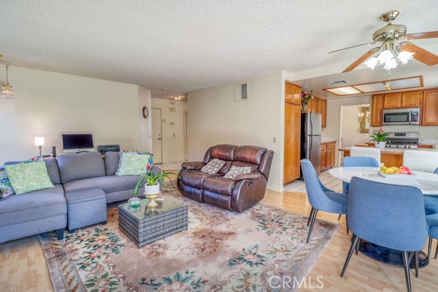 Detail Gallery Image 23 of 59 For 23959 Creekwood Dr, Moreno Valley,  CA 92557 - 4 Beds | 2/1 Baths