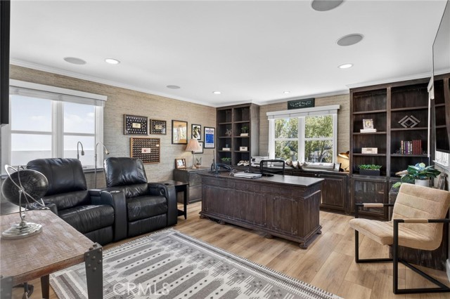 Image 41 of 75 For 1001 4th  