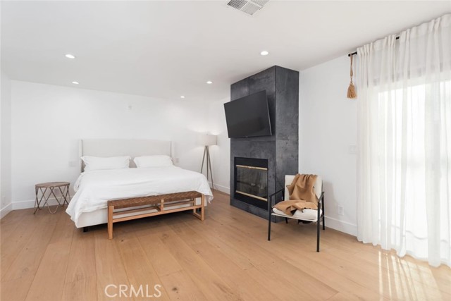 5519 Simpson Avenue, Valley Village CA: https://media.crmls.org/medias/20c9b0f2-18e5-4928-92e5-9617f443cb0e.jpg