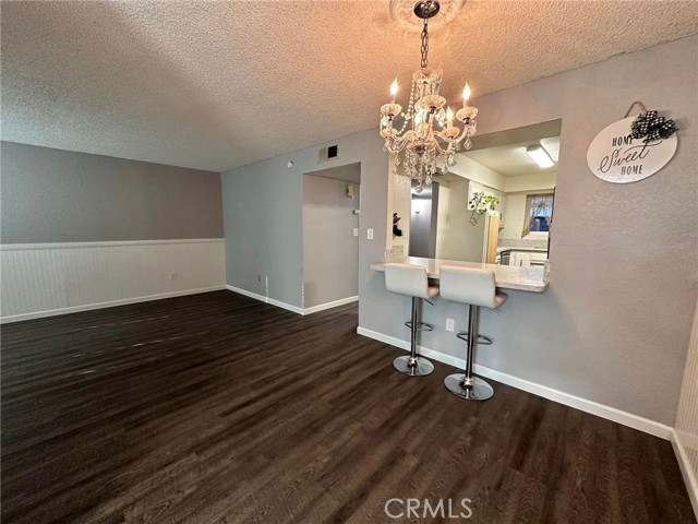 Detail Gallery Image 3 of 13 For 1405 Gemini Ct, Bakersfield,  CA 93309 - 3 Beds | 2/1 Baths