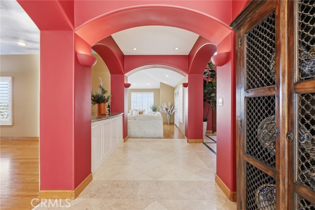 Detail Gallery Image 12 of 35 For 4177 S Cloverdale, Los Angeles,  CA 90008 - 4 Beds | 5 Baths