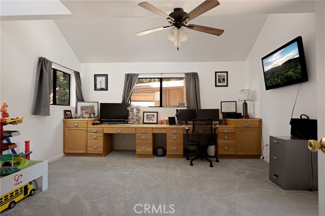 Detail Gallery Image 32 of 44 For 26249 Cedar Ln, Twin Peaks,  CA 92391 - 4 Beds | 3 Baths