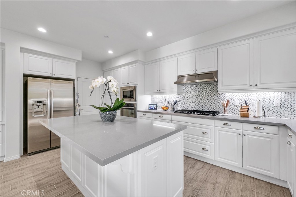 20caa31d C29b 4217 B8dc F8d36ef96b72