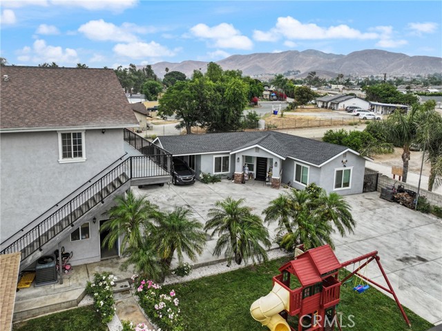 8963 Bold Ruler Lane, Jurupa Valley CA: https://media.crmls.org/medias/20cade22-b6f5-4351-b37a-b9ff016bd9c7.jpg