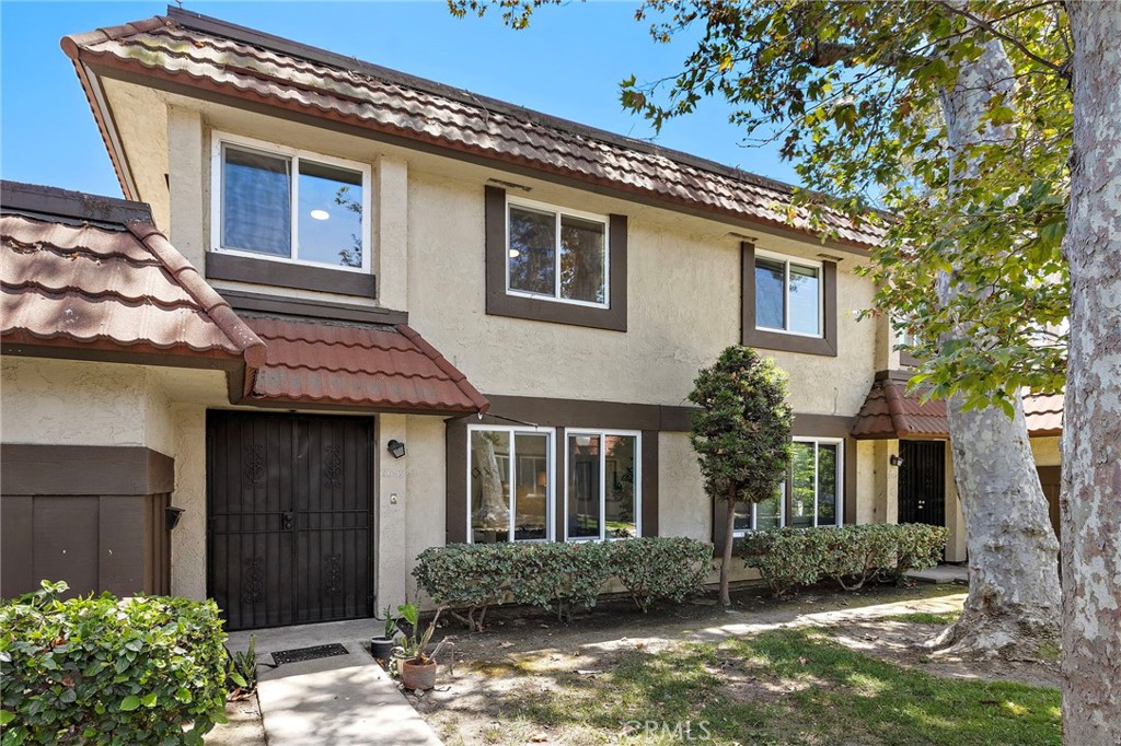 2692 W Plum Tree Lane