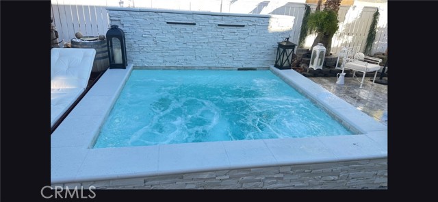 Detail Gallery Image 7 of 11 For 12286 Malahini, Victorville,  CA 92392 - 4 Beds | 4 Baths