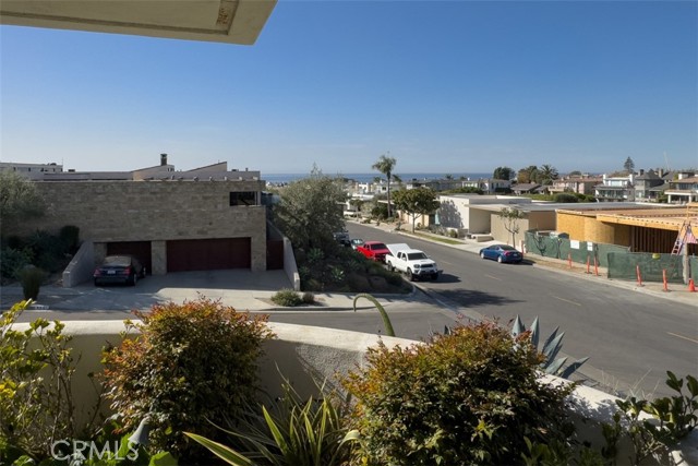 Detail Gallery Image 3 of 31 For 4501 Roxbury Rd, Corona Del Mar,  CA 92625 - 3 Beds | 3/1 Baths