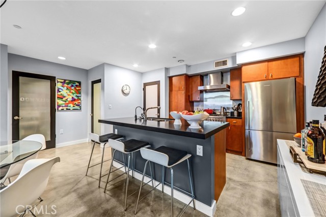 Detail Gallery Image 14 of 31 For 1120 N El Centro #5,  Los Angeles,  CA 90038 - 2 Beds | 2/1 Baths