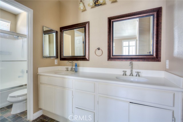 6052 Kohlberry Court, Riverside CA: https://media.crmls.org/medias/20cdfe93-3c4f-4c6a-9cb3-1ea18c8abe04.jpg