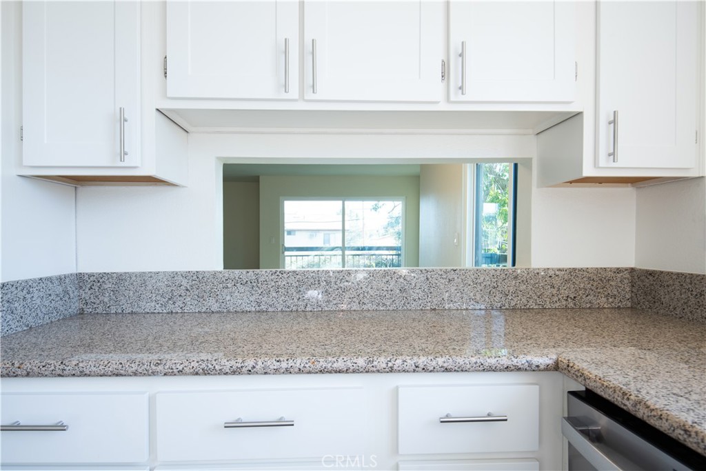 MLS #WS25278305 image #9