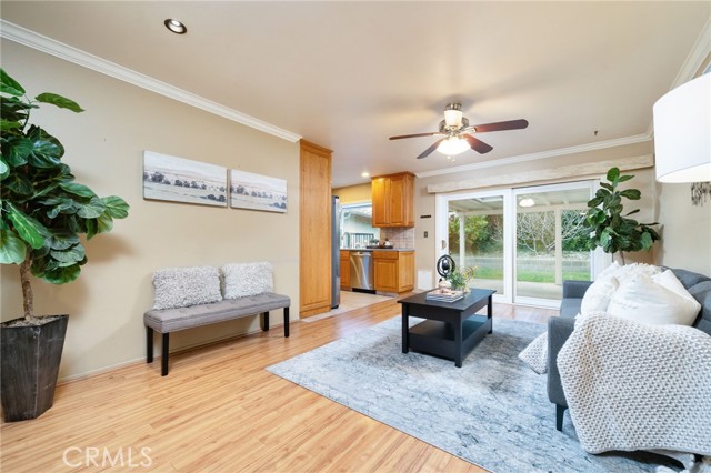 1435 E Dalton Avenue, Glendora CA: https://media.crmls.org/medias/20cf0f57-0110-49f8-8cfa-e01fd6f5e2cf.jpg