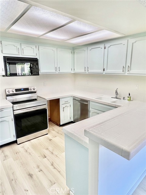 Detail Gallery Image 17 of 45 For 1 Cabrillo Dr, Avalon,  CA 90704 - 3 Beds | 4 Baths