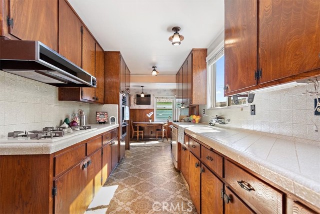 Detail Gallery Image 9 of 32 For 4708 Oliva, Lakewood,  CA 90712 - 4 Beds | 2 Baths