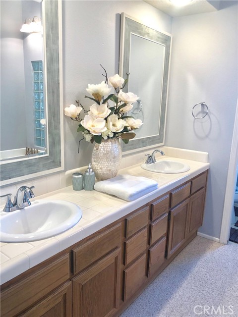 461 E Yale Loop, Irvine CA: https://media.crmls.org/medias/20cfdf5a-76f9-4d90-a131-5ebeb64b47be.jpg