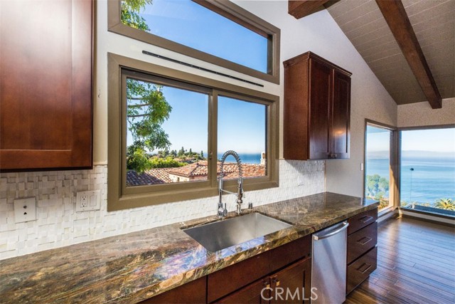 Kitchen with ocean view 2
