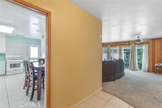 Detail Gallery Image 9 of 43 For 1516 Crestmont Dr, Bakersfield,  CA 93306 - 3 Beds | 2 Baths