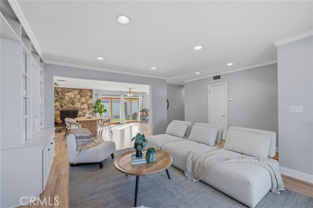 Detail Gallery Image 10 of 36 For 23010 Hartland, West Hills,  CA 91307 - 3 Beds | 2 Baths