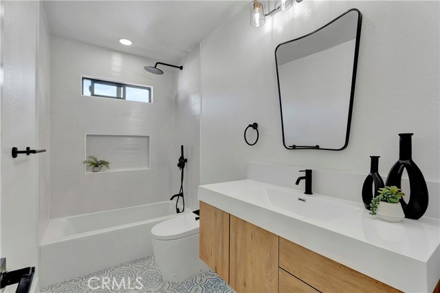 Image 14 of 47 For 16761 Irby Lane