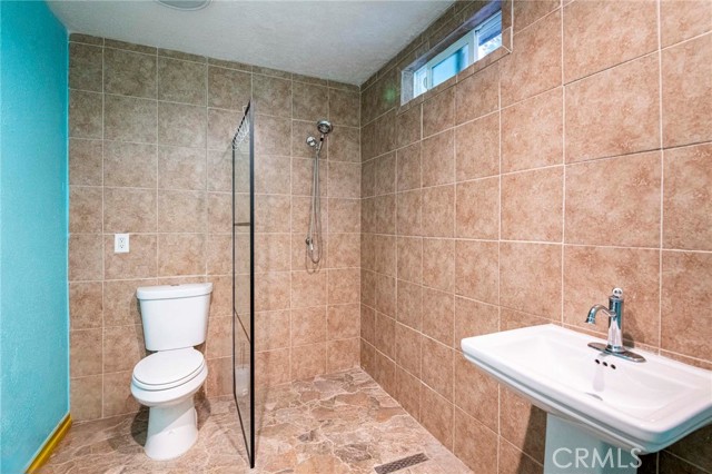Image 22 of 33 For 15880 La Vida Drive