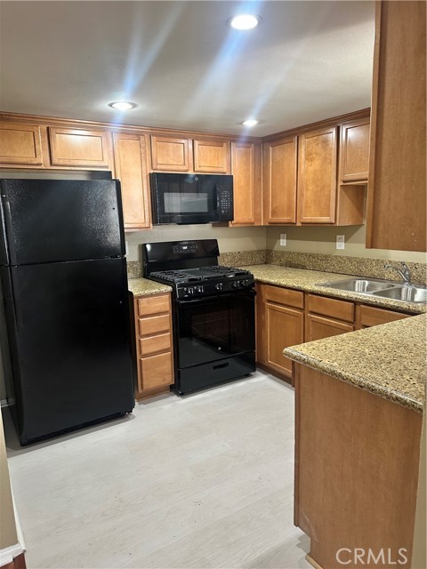 Detail Gallery Image 3 of 8 For 1313 Massachusetts #201,  Riverside,  CA 92507 - 1 Beds | 1 Baths