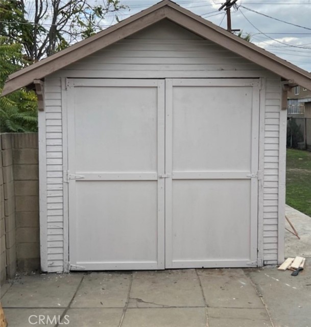 437 W 81st Street, Los Angeles CA: https://media.crmls.org/medias/20d29766-2adf-4aa7-932f-ebd0ab94aca6.jpg