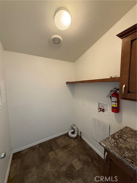 11101 Imperial Hwy, Norwalk CA: https://media.crmls.org/medias/20d2cd97-6e0f-44b5-9c17-74fd6b8afa59.jpg
