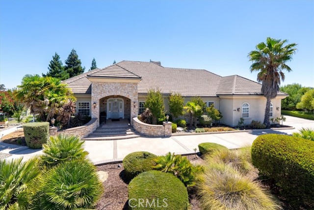 1226 Kapareil Lane, Paso Robles CA: https://media.crmls.org/medias/20d3afd4-c3f0-4b74-b1d8-79b5a754e150.jpg