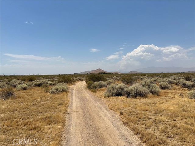 Detail Gallery Image 4 of 4 For 40 West, Rosamond,  CA 93560 - – Beds | – Baths