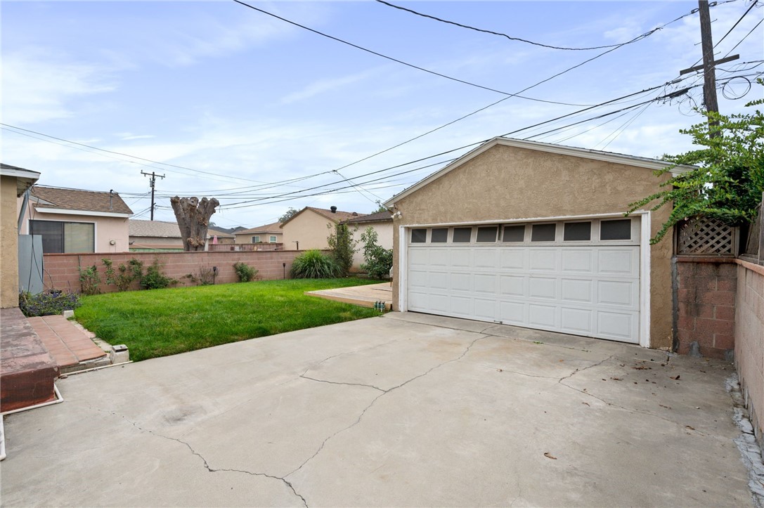 Detail Gallery Image 30 of 31 For 2418 Del Amo Bld, Lakewood,  CA 90712 - 3 Beds | 1 Baths