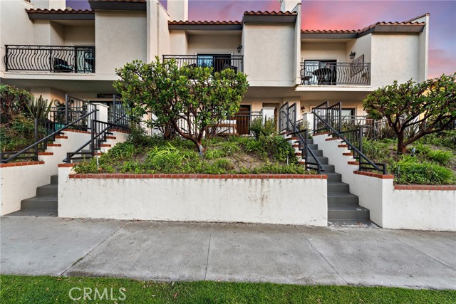 1301 Catalina Avenue, Redondo Beach, California 90277, 2 Bedrooms Bedrooms, ,3 BathroomsBathrooms,Residential,Sold,Catalina,PW24151727