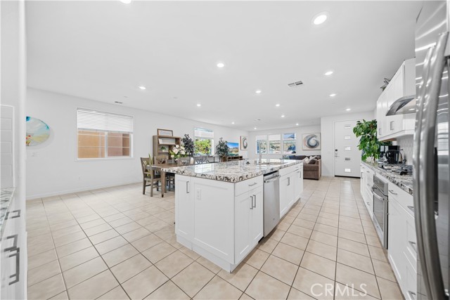 Detail Gallery Image 17 of 49 For 284 Harringay, Irvine,  CA 92618 - 4 Beds | 3 Baths