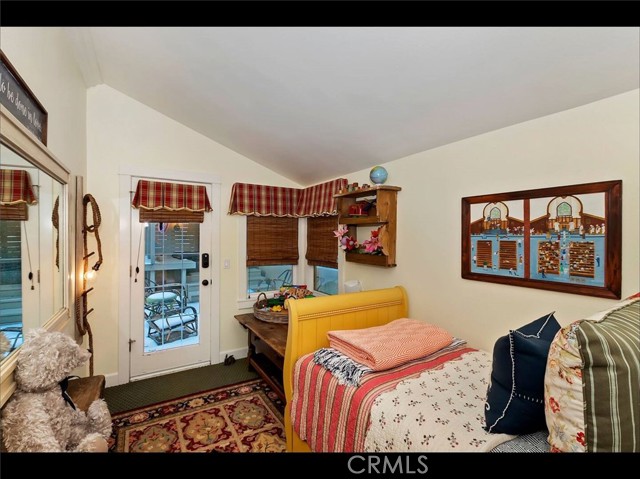 855 Lake Drive, Lake Arrowhead CA: https://media.crmls.org/medias/20d60fc8-18f9-4d65-9c8b-374ae00544e1.jpg