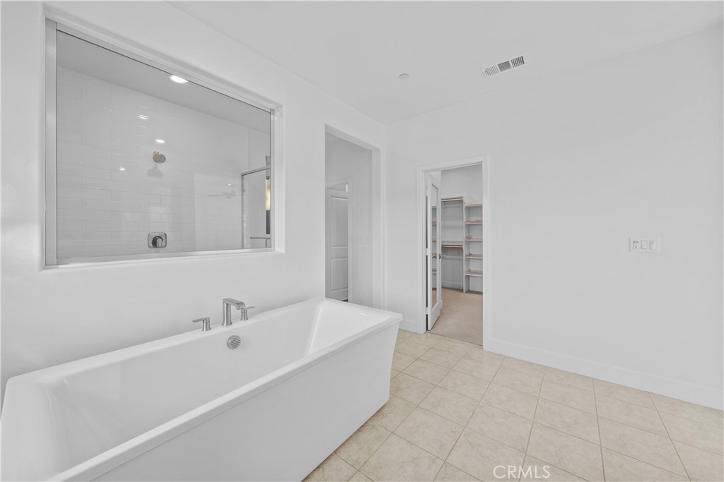 MLS #OC25272647 image #38