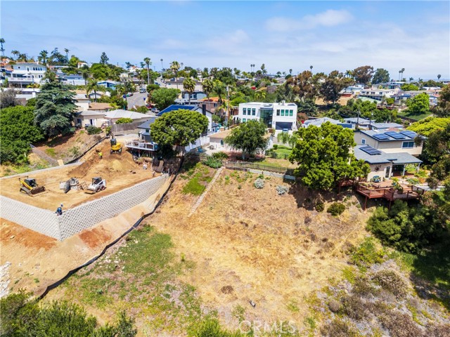 3607 Oleander Drive, San Diego CA: https://media.crmls.org/medias/20d69407-bd19-44ea-a369-afc838fcbd72.jpg