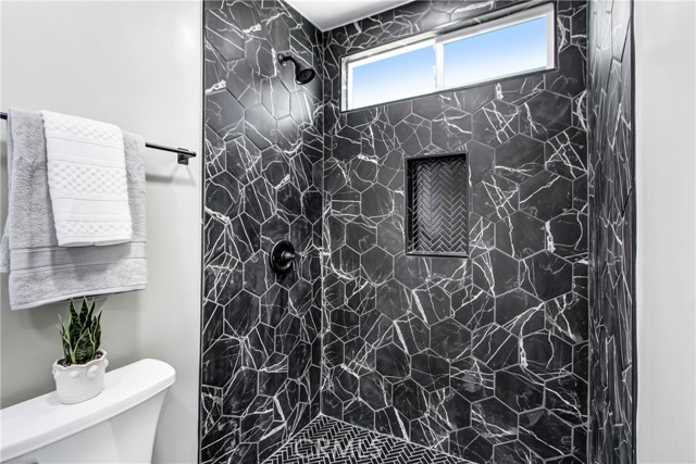 Detail Gallery Image 8 of 25 For 12321 Napa Dr, Chino,  CA 91710 - 3 Beds | 2 Baths